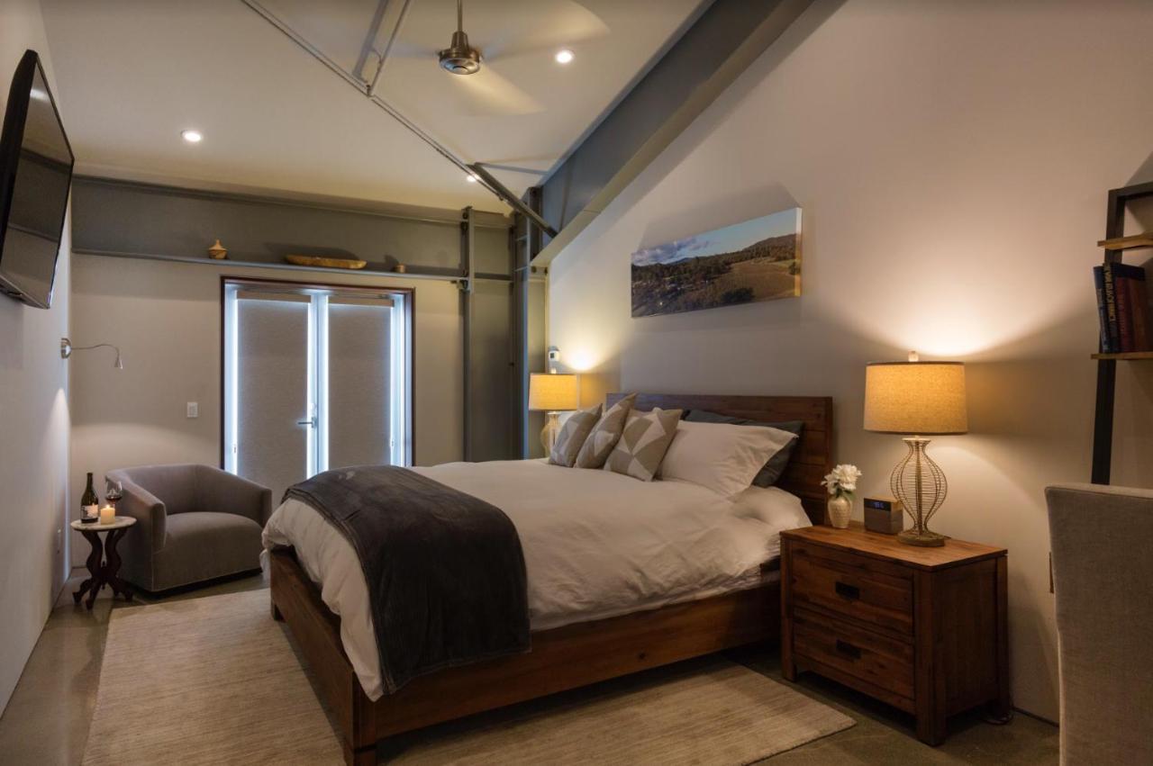 مبيت وإفطار Clearlake Oaks Bed And Barrel At Stonehouse Cellars المظهر الخارجي الصورة