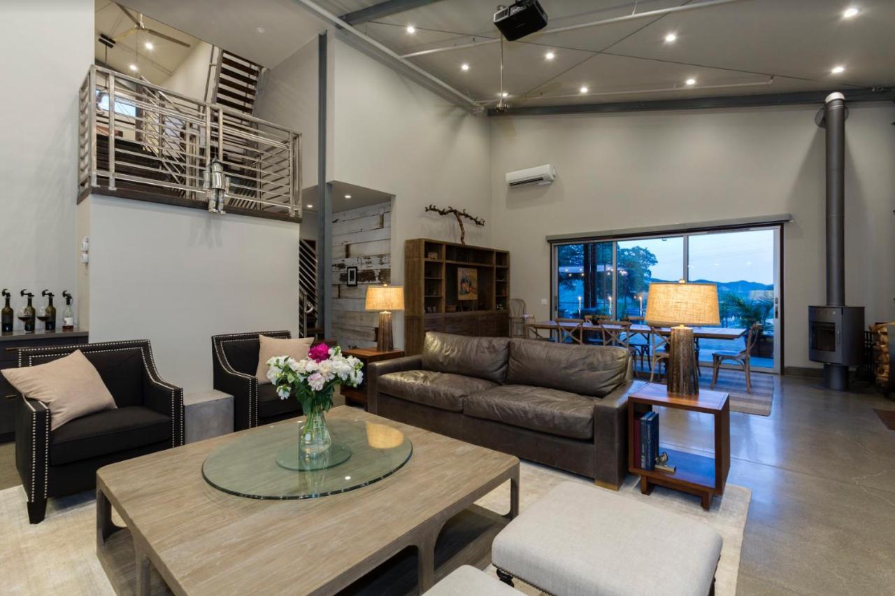 مبيت وإفطار Clearlake Oaks Bed And Barrel At Stonehouse Cellars المظهر الخارجي الصورة